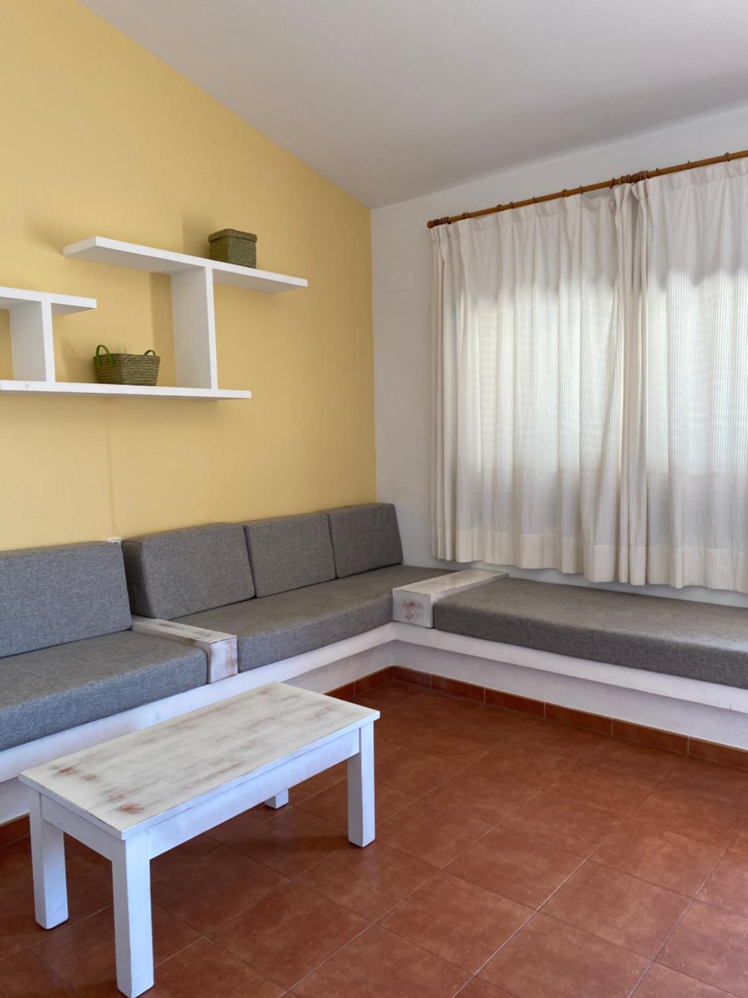 Apartamentos Llorca Platja de l'Almadrava Luaran gambar