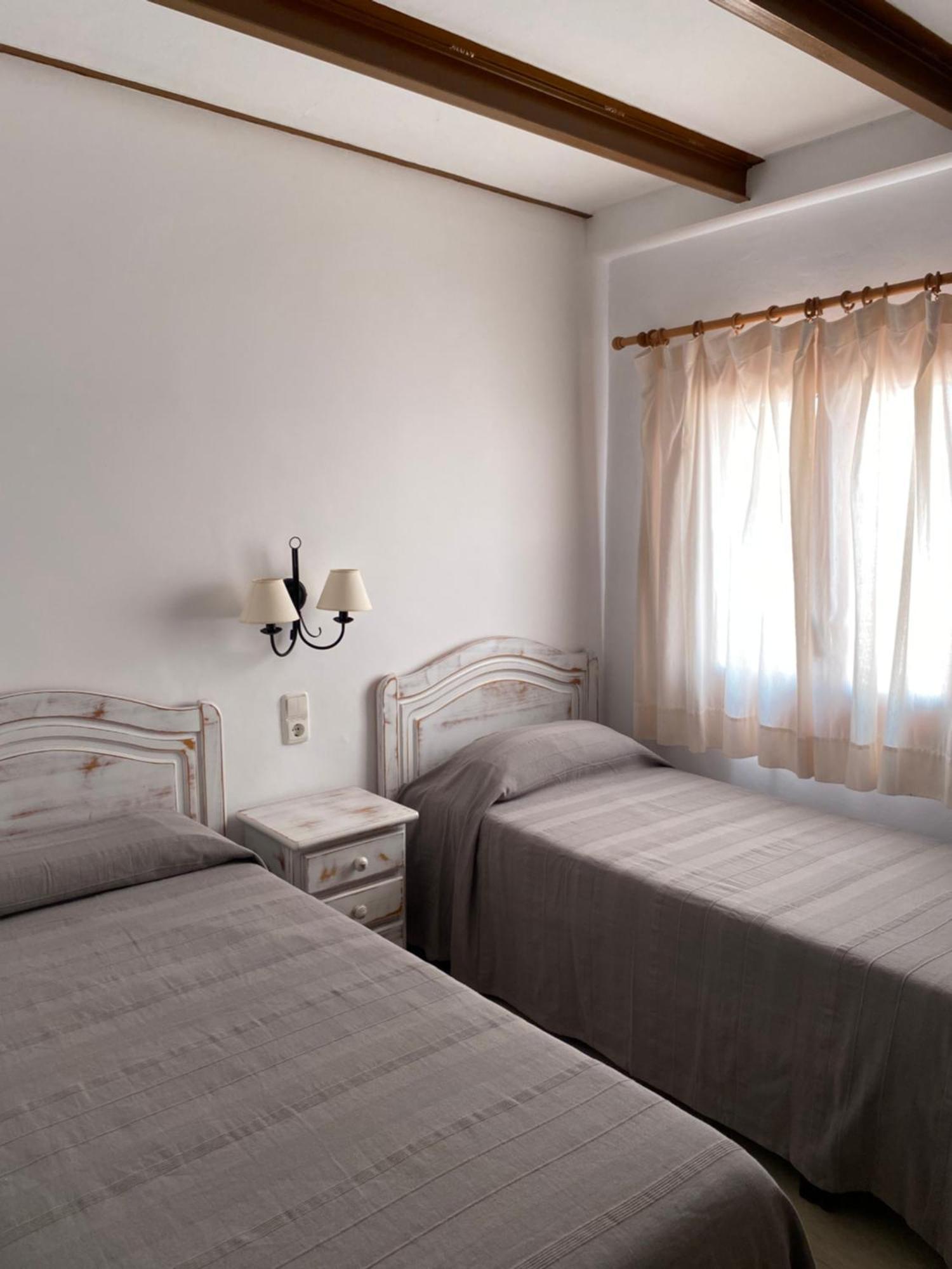 Apartamentos Llorca Platja de l'Almadrava Luaran gambar
