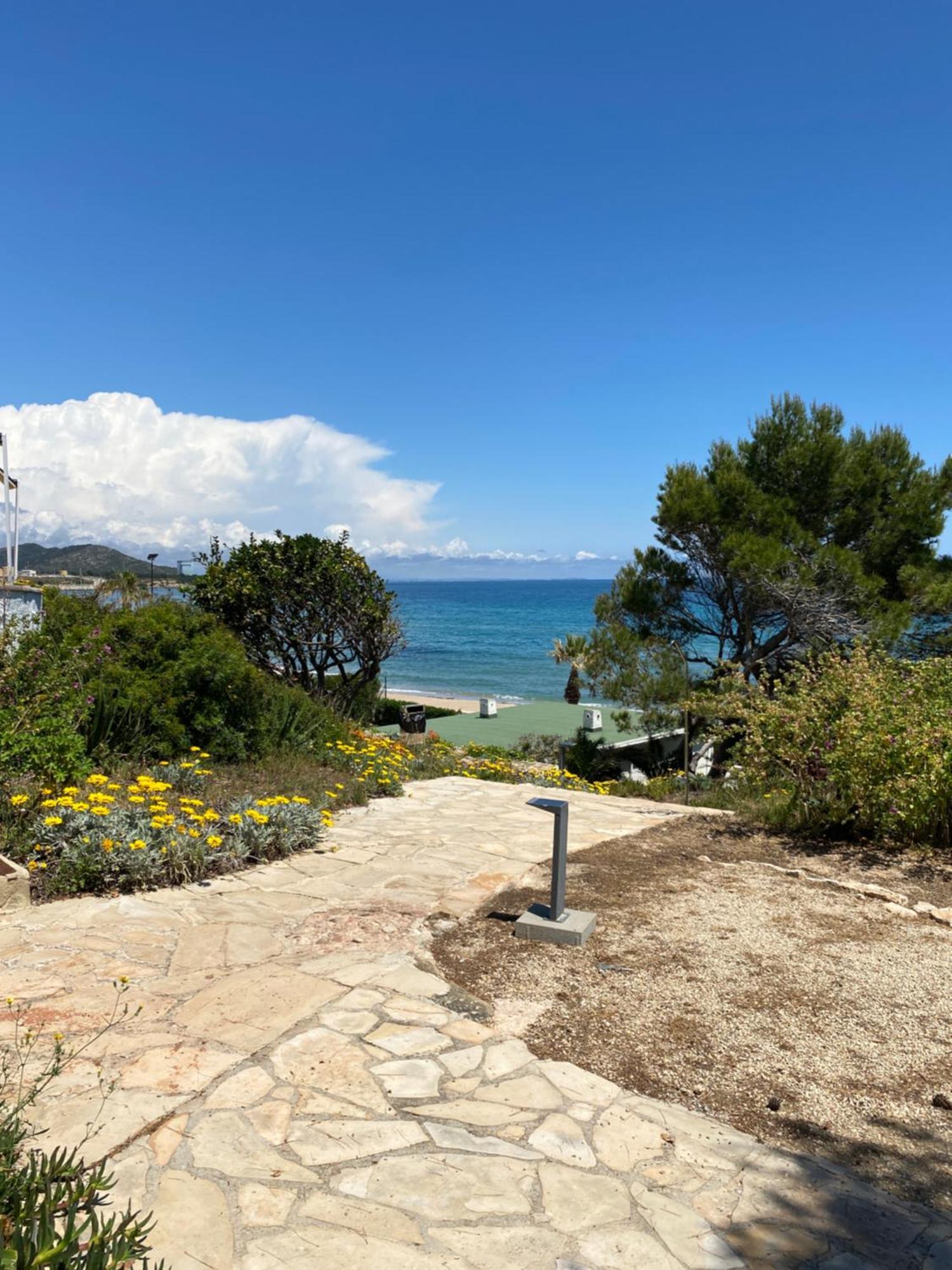 Apartamentos Llorca Platja de l'Almadrava Luaran gambar