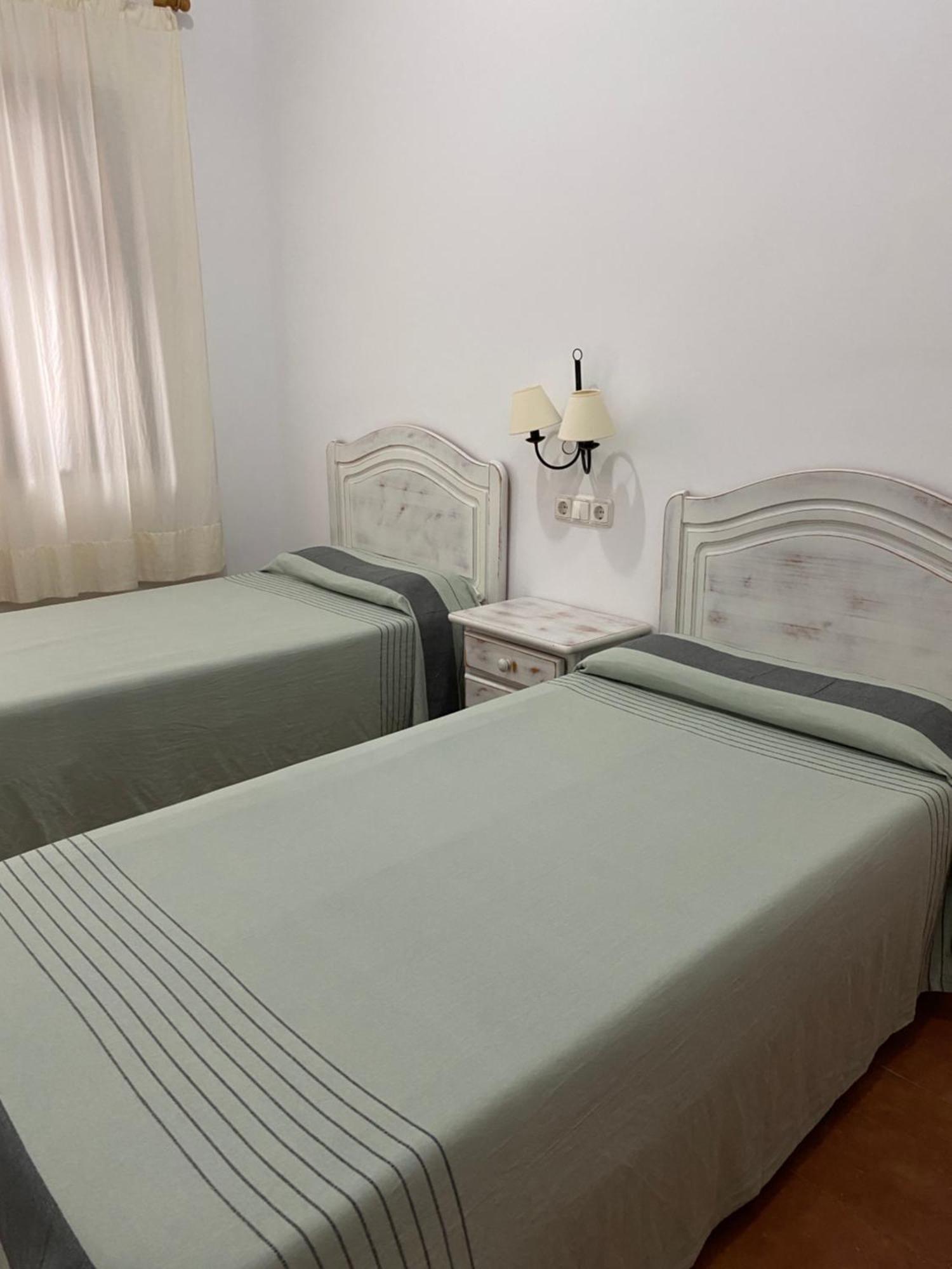 Apartamentos Llorca Platja de l'Almadrava Luaran gambar
