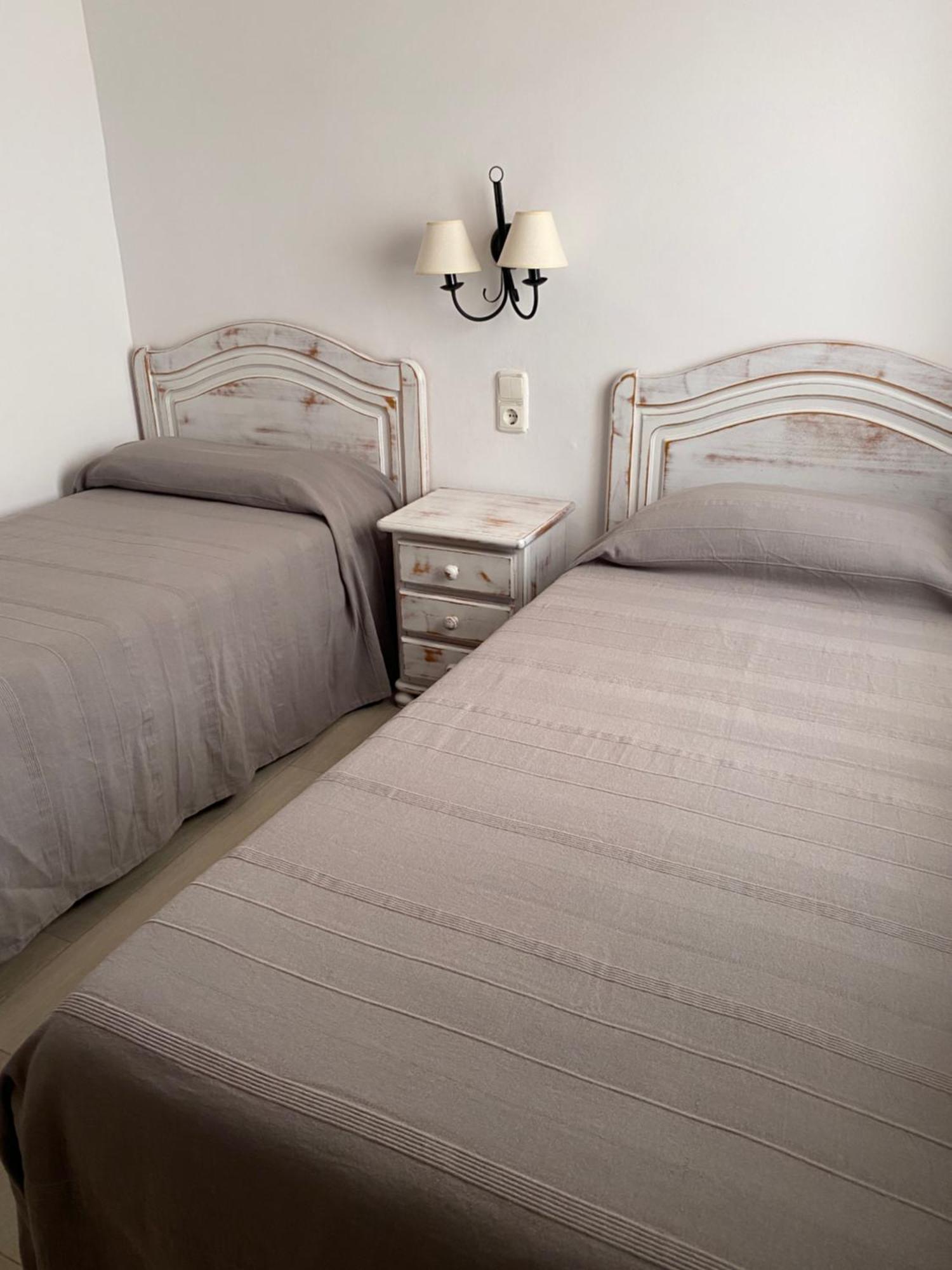 Apartamentos Llorca Platja de l'Almadrava Luaran gambar