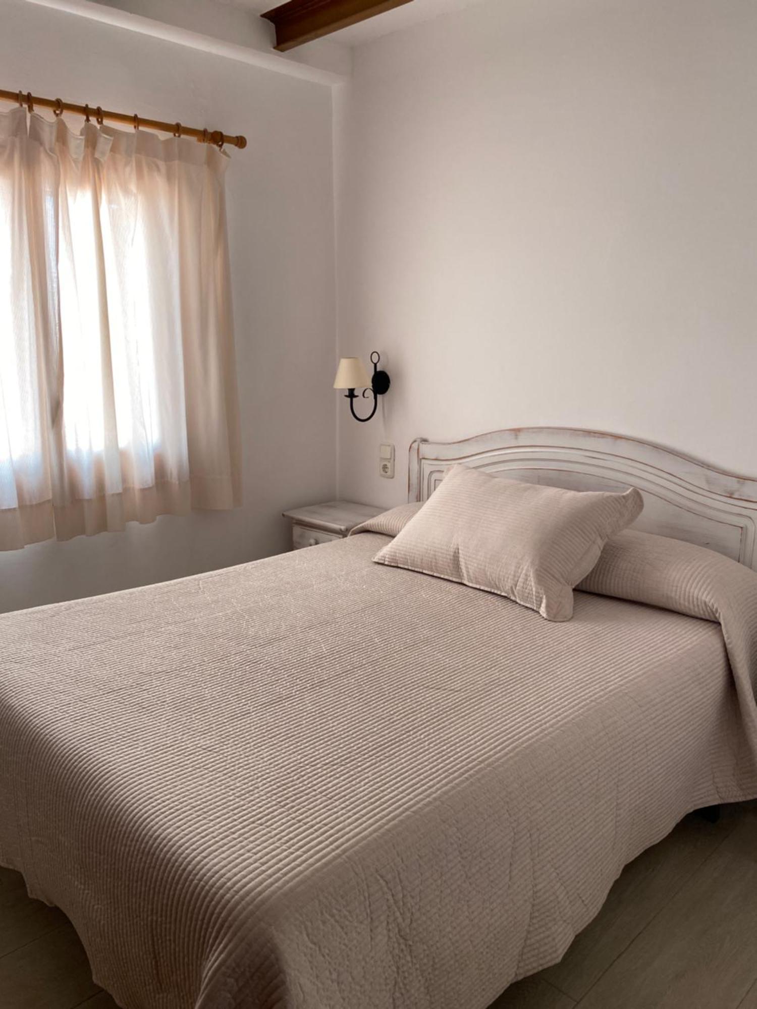 Apartamentos Llorca Platja de l'Almadrava Luaran gambar