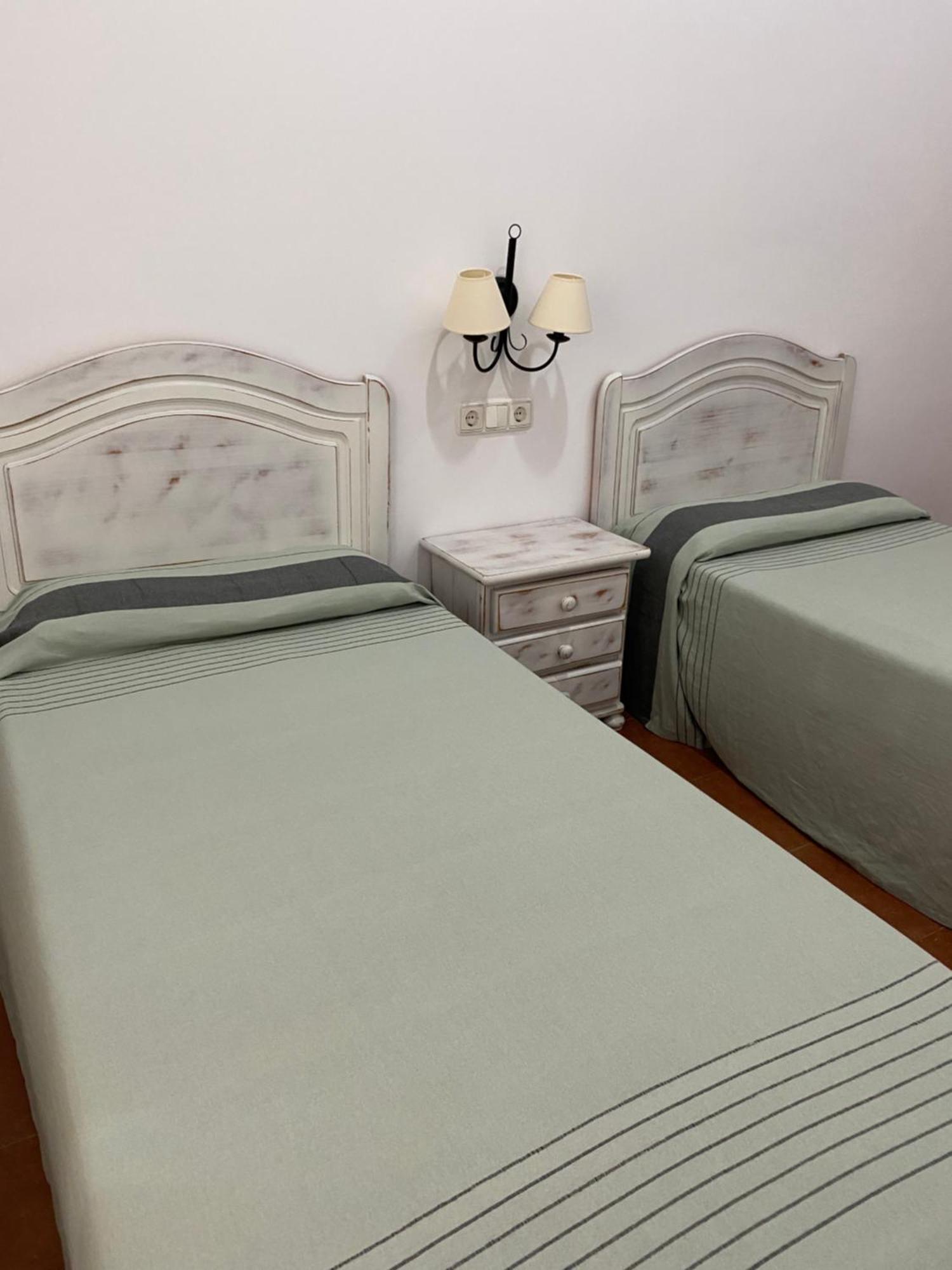 Apartamentos Llorca Platja de l'Almadrava Luaran gambar