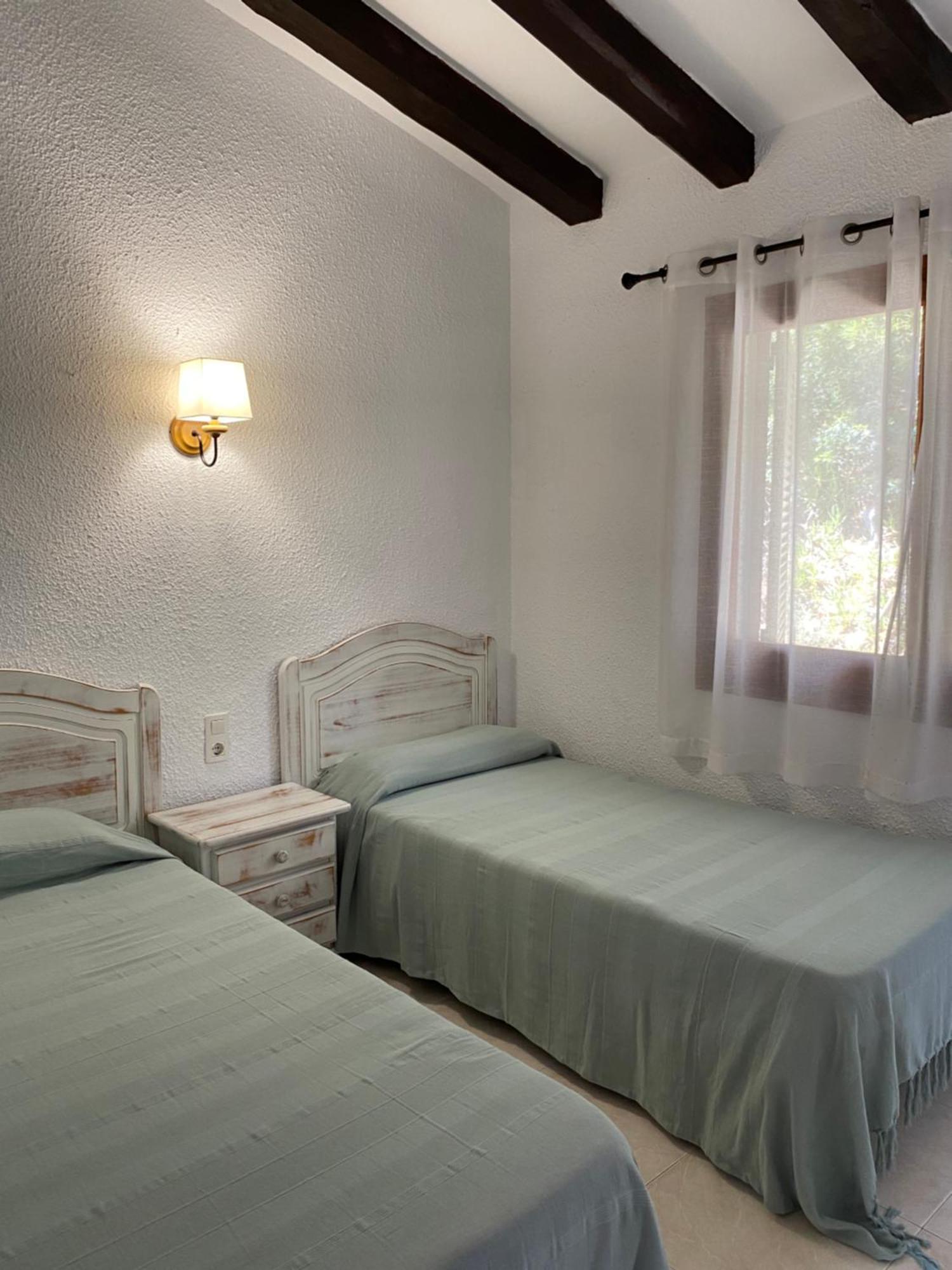 Apartamentos Llorca Platja de l'Almadrava Luaran gambar